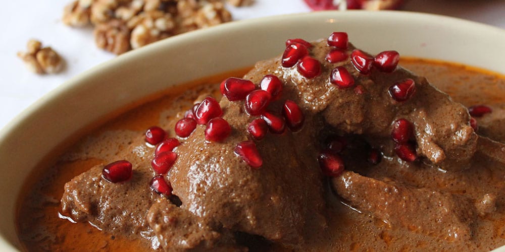 خورش فسنجان با مرغ سبز